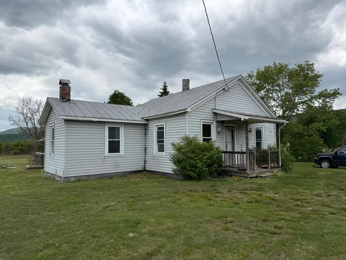 702 Alleghany Ave, Clifton Forge, VA 24422 - #1