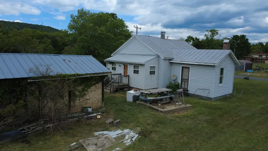 702 Alleghany Ave, Clifton Forge, VA 24422 - #3