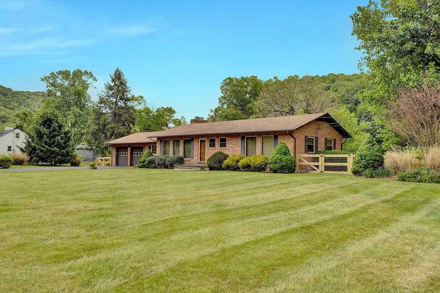 2015 Evergreen Rd, Covington, VA 24426 - #3