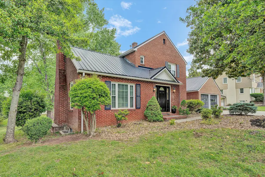3289 Avenham Ave Sw, Roanoke, VA 24014 - #2