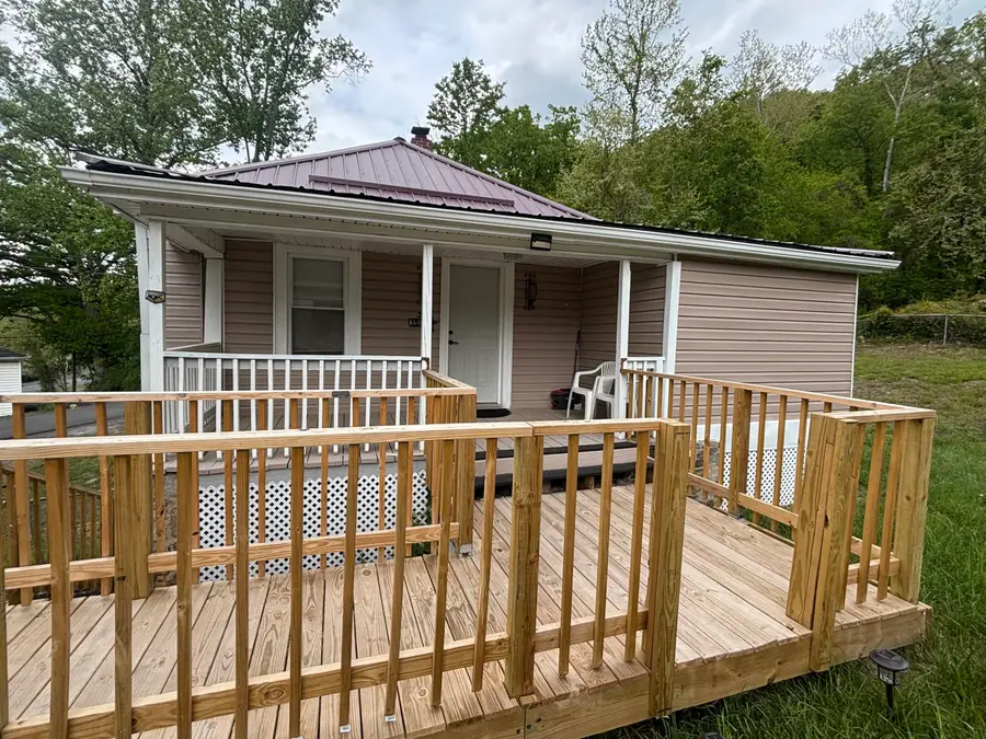 1527 N Princeton Dr, Covington, VA 24426 - #2