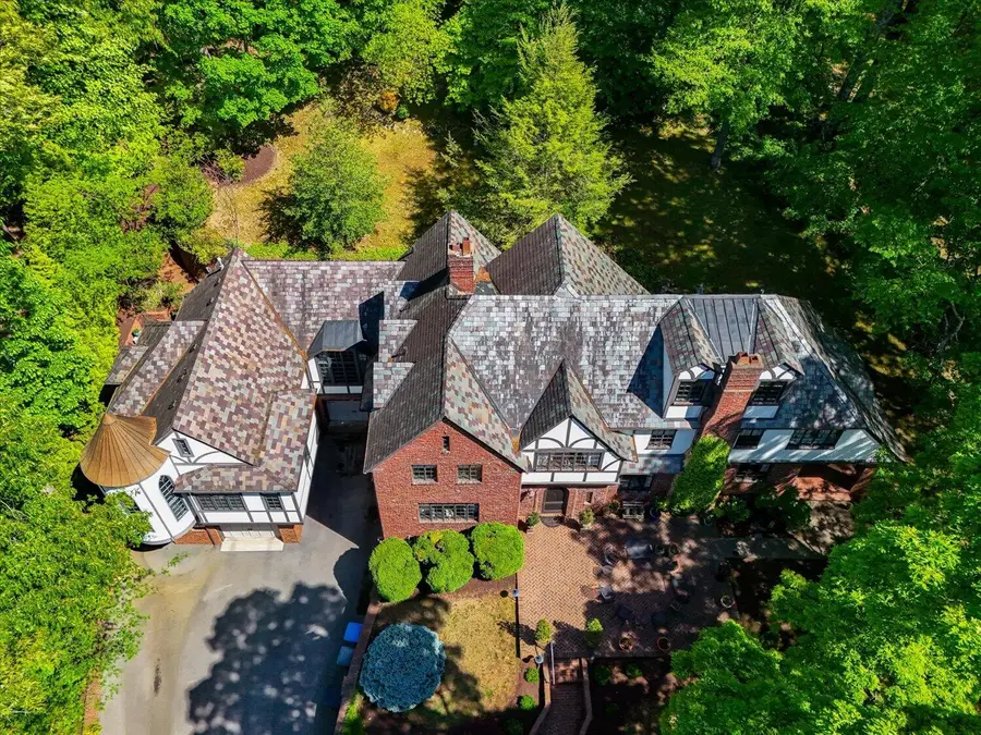 2412 Robin Hood Rd Se, Roanoke, VA 24014 - #2
