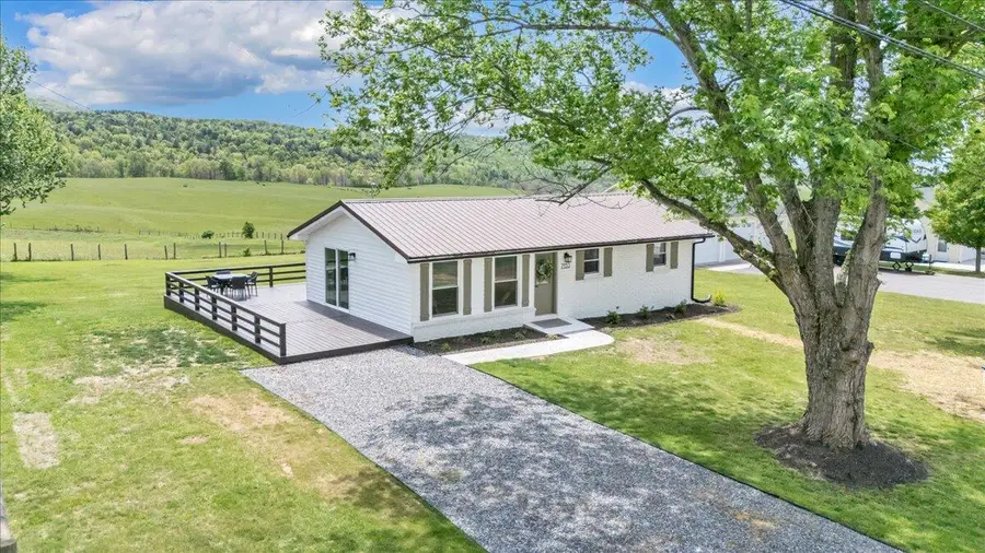 7153 Peppers Ferry Rd, Max Meadows, VA 24360 - #2