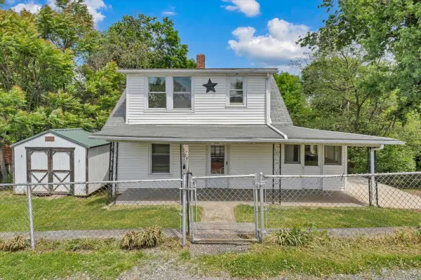 1913 Willis St, Salem, VA 24153