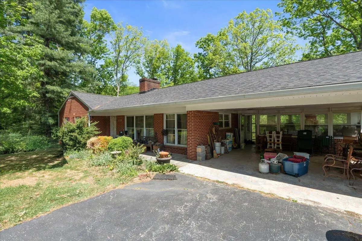 6671 Suncrest Dr, Roanoke, VA 24014 - #1