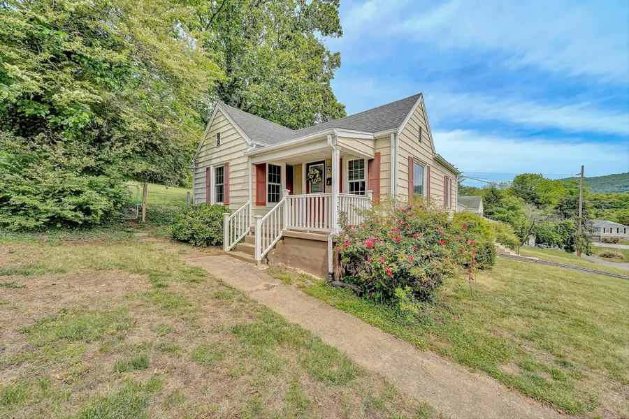 725 Windsor Ave Sw, Roanoke, VA 24015 - #2