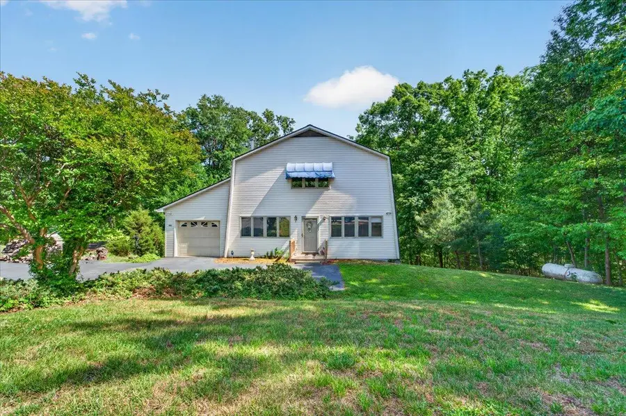 303 Oak Ridge Dr, Bassett, VA 24055 - #2