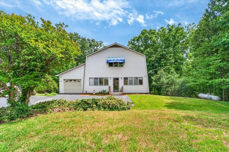 303 Oak Ridge Dr, Bassett, VA 24055 - #3