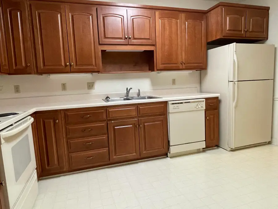3060 Mcvitty Forest Dr #211, Roanoke, VA 24018 - #3