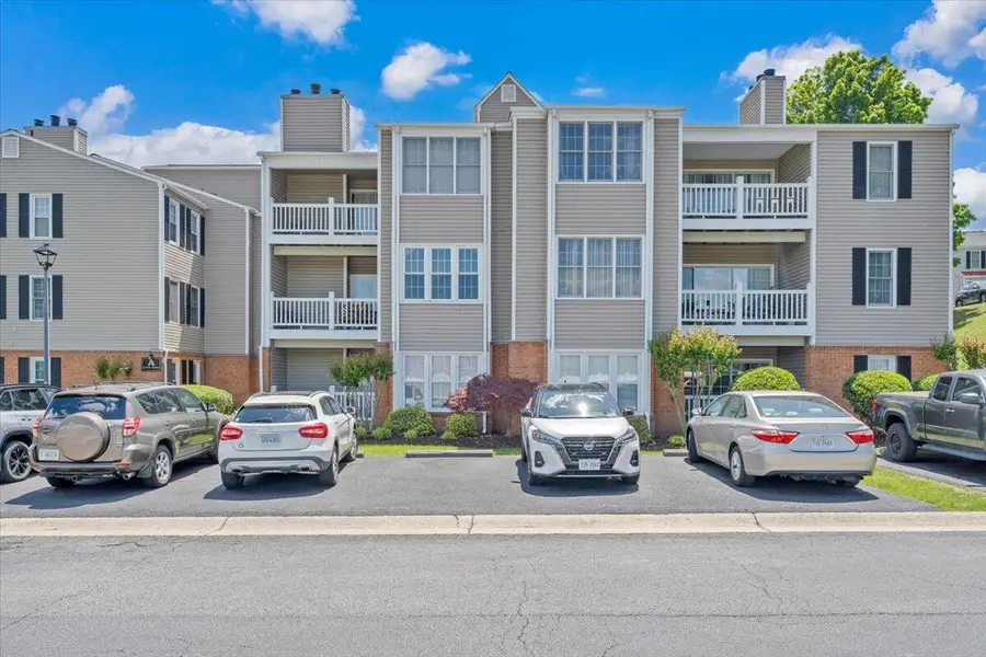 2973 Winterberry Dr, Roanoke, VA 24018 - #2