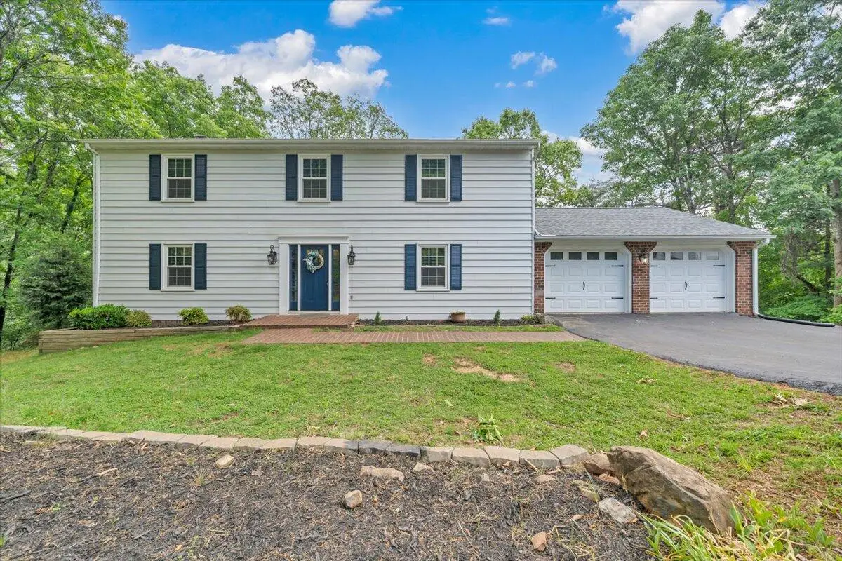 2704 Summit Ridge Rd Ne, Roanoke, VA 24012 - #1