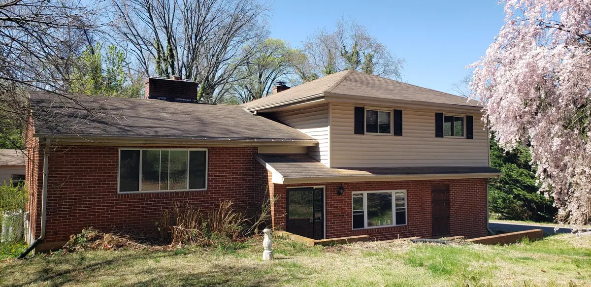 6936 Plantation Rd, Roanoke, VA 24019 - #1