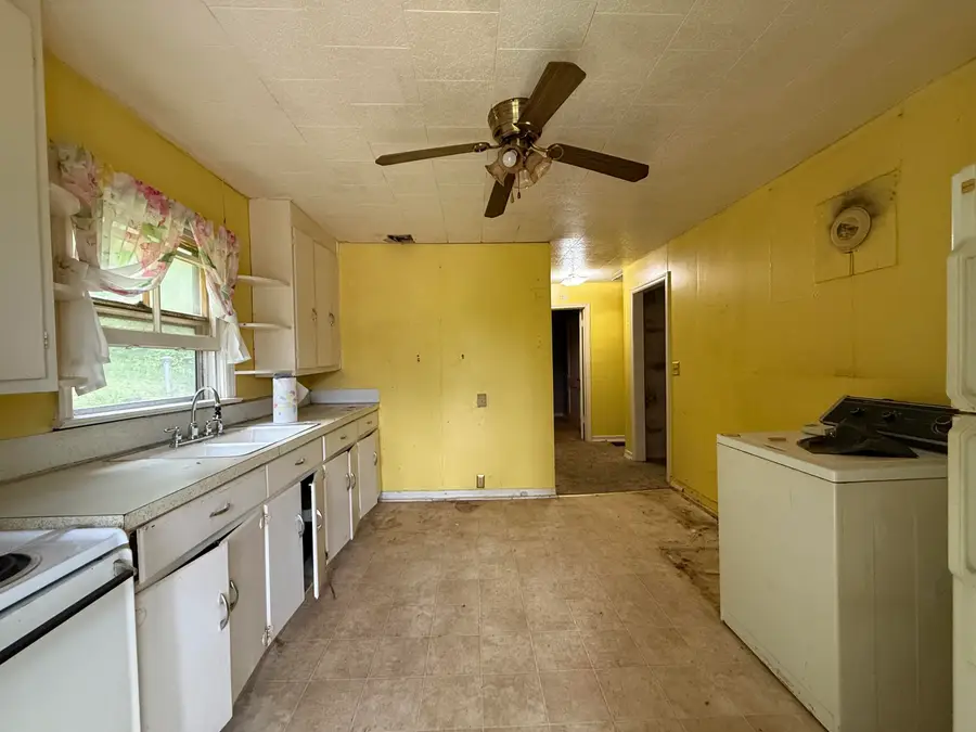 111 Spring Hollow Rd, Troutville, VA 24175 - #3