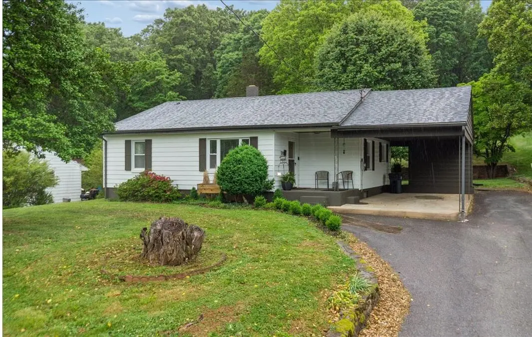 720 Vine St, Bedford, VA 24523 - #1