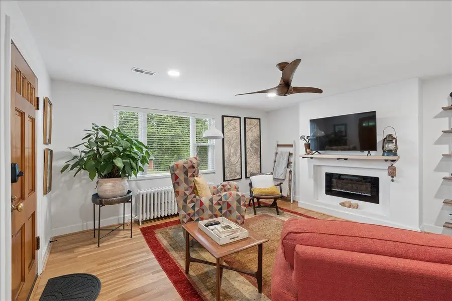 720 Vine St, Bedford, VA 24523 - #2