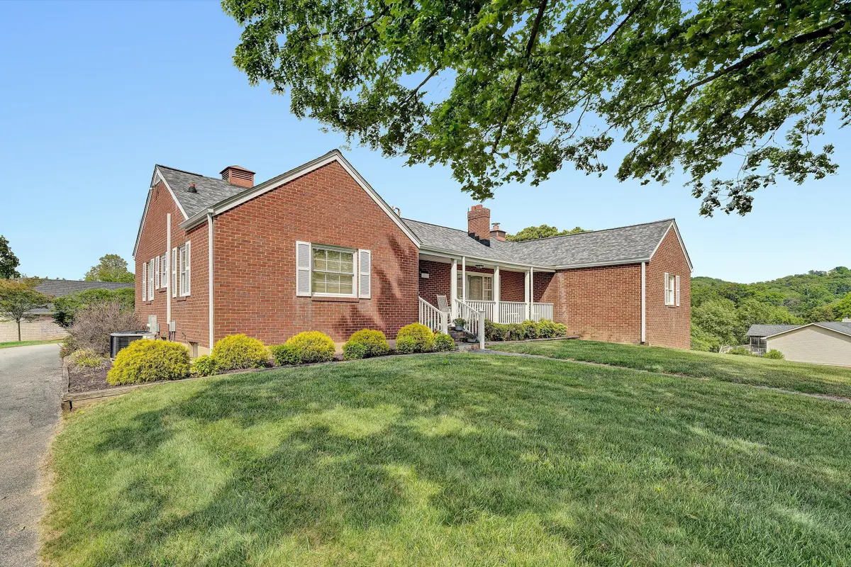 5040 Pleasant Hill Dr, Roanoke, VA 24018 - #1