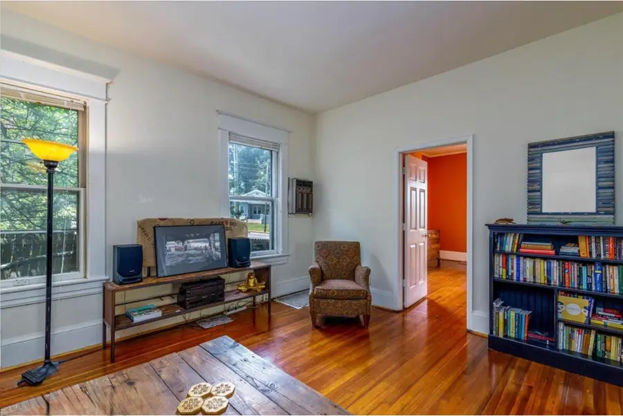 2202 Broadway Ave Sw, Roanoke, VA 24014 - #2