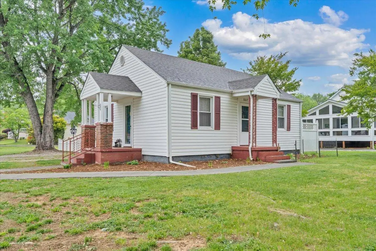 607 Kessler Mill Rd, Salem, VA 24153 - #1