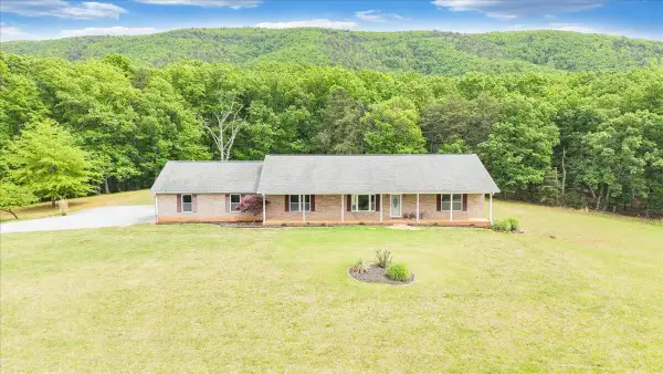 268 Sweetwater Bay Dr, Penhook, VA 24137