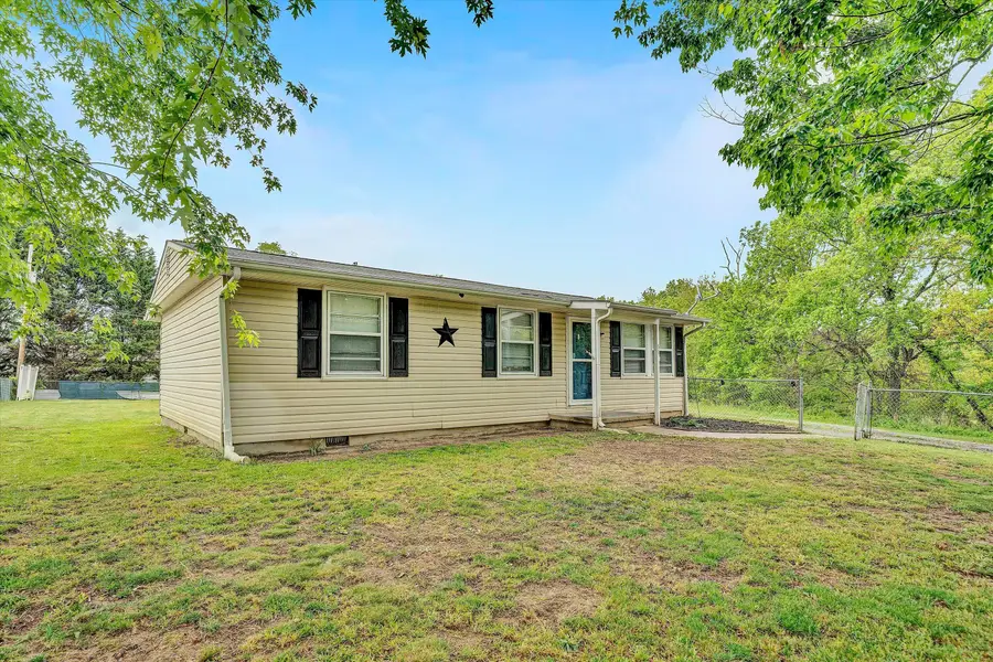 51 Railroad Ave, New Castle, VA 24127 - #3