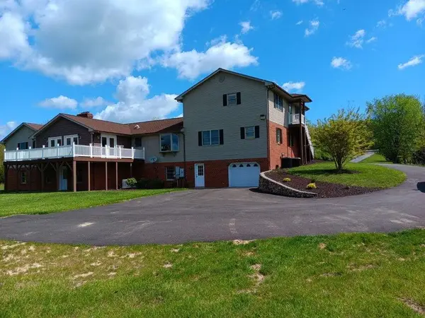 232 Jackson Dr, Daleville, VA 24083