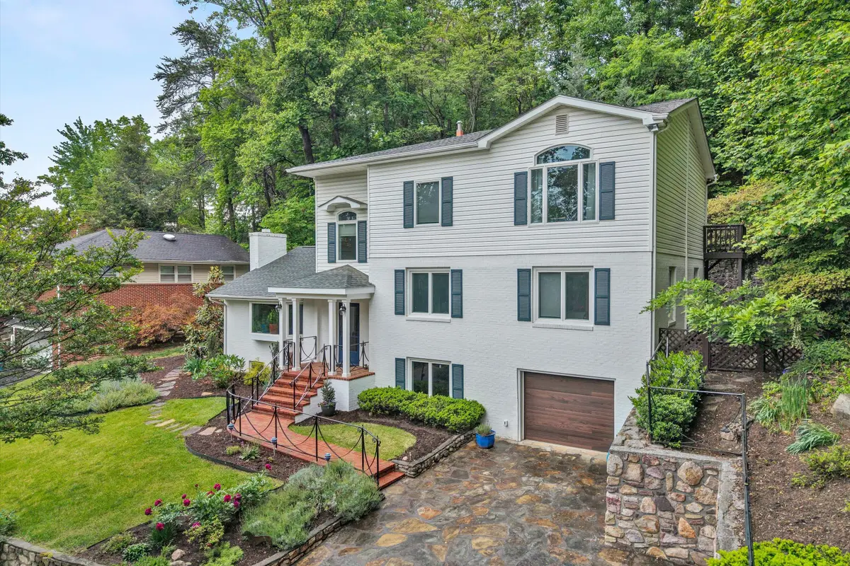 3138 Stoneridge Rd Sw, Roanoke, VA 24014 - #1