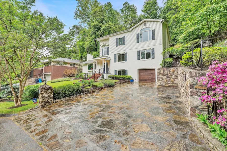 3138 Stoneridge Rd Sw, Roanoke, VA 24014 - #3