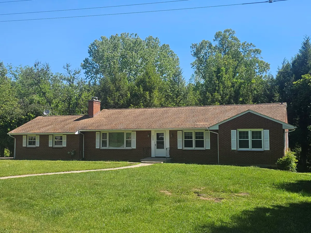 3009 Dover Dr Sw, Roanoke, VA 24018 - #1