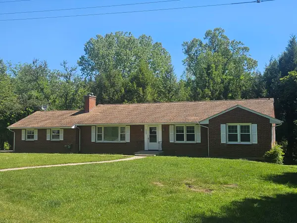 3009 Dover Dr Sw, Roanoke, VA 24018