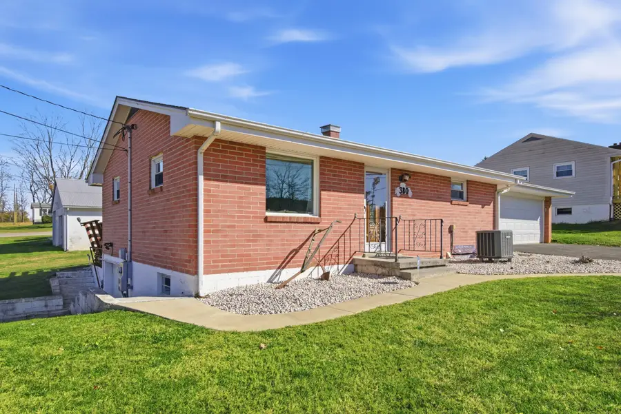 380 Clearview Dr, Christiansburg, VA 24073 - #3
