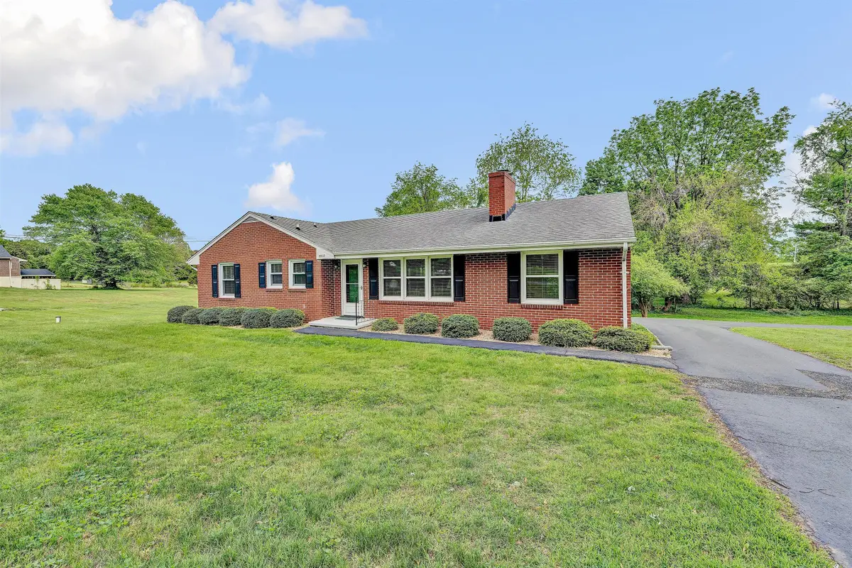 6915 Tinkerdale Rd, Roanoke, VA 24019 - #1