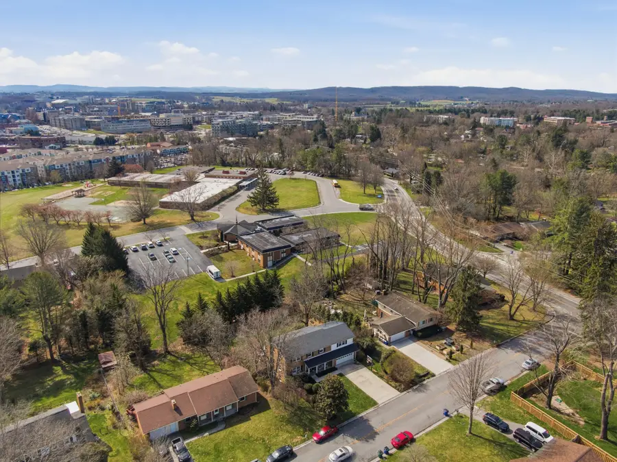 509 Stonegate Dr, Blacksburg, VA 24060 - #3