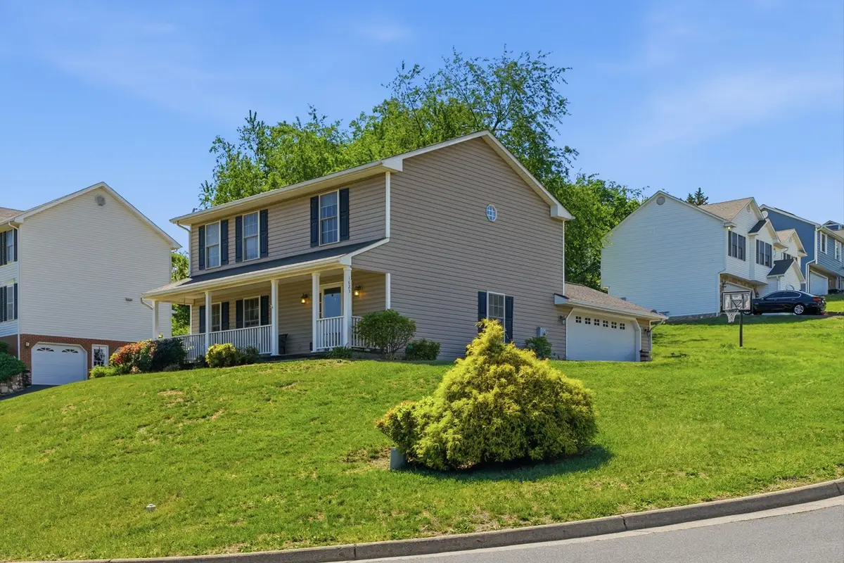 1623 Bush Farm Dr, Vinton, VA 24179 - #1