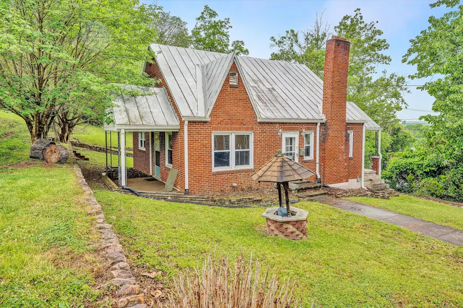 114 W Church St, Rocky Mount, VA 24151 - #2