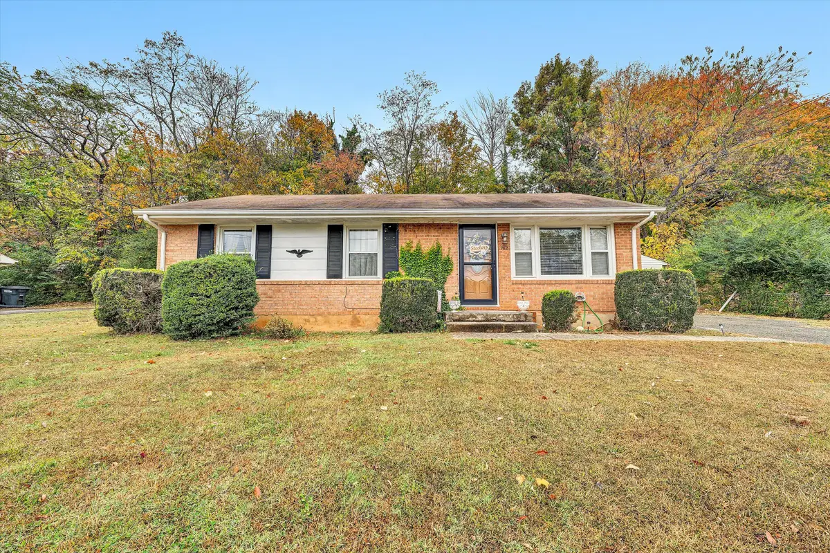 762 Kenyon Rd, Vinton, VA 24179 - #1