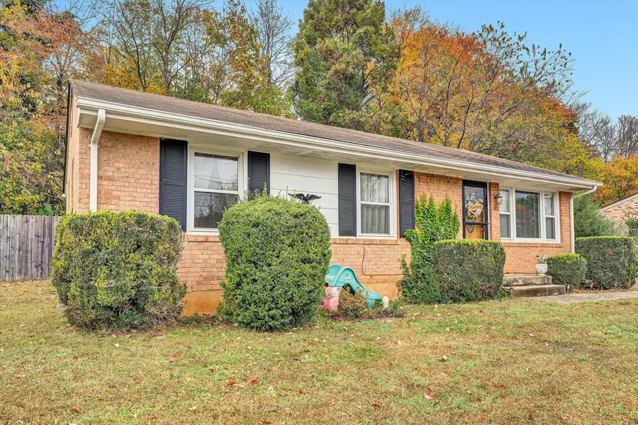762 Kenyon Rd, Vinton, VA 24179 - #2