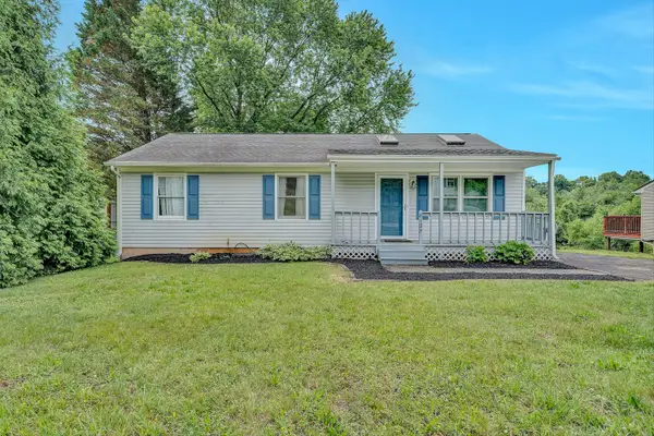 8127 Ashton Ln, Roanoke, VA 24019