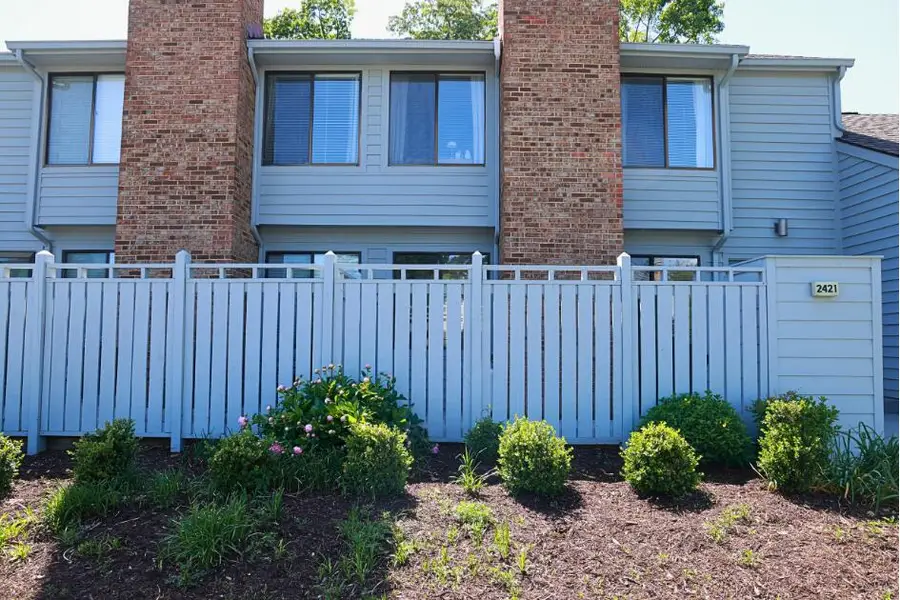 2421 S Clearing Rd, Salem, VA 24153 - #2