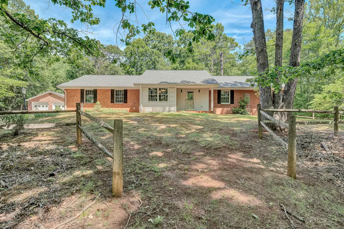 206 Brookledge Dr, Vinton, VA 24179 - #1