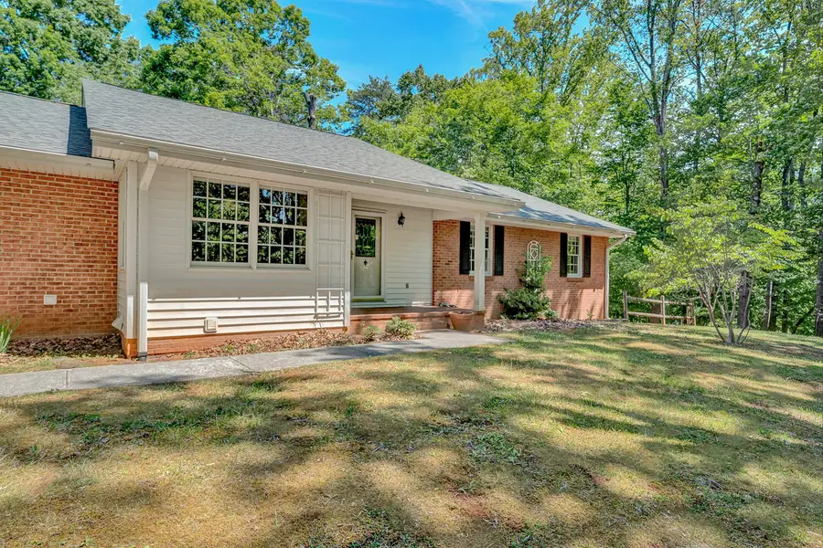 206 Brookledge Dr, Vinton, VA 24179 - #3