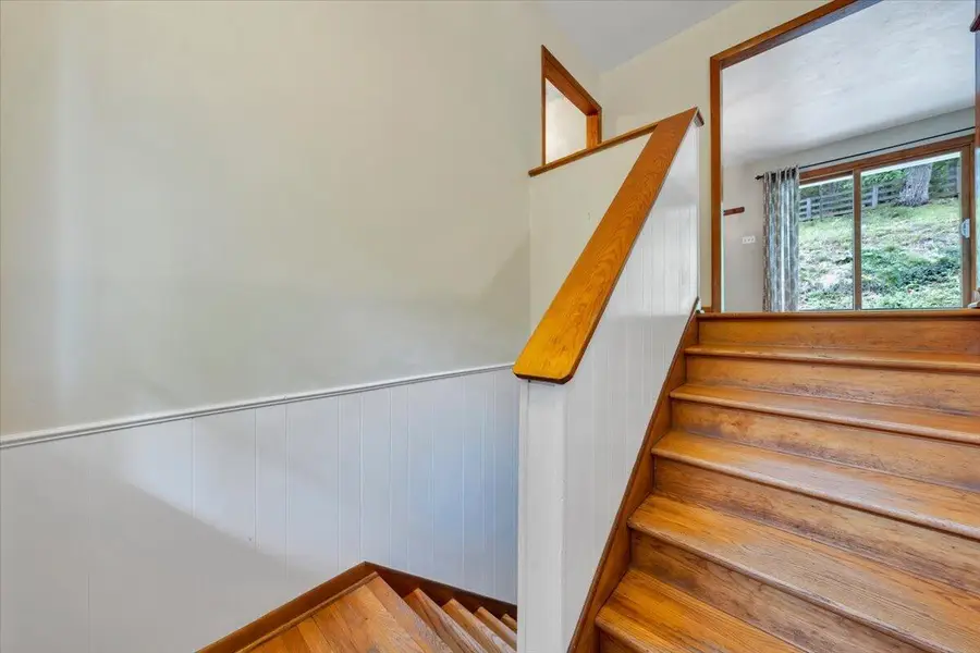 811 Arcadia Rd, Buchanan, VA 24066 - #3