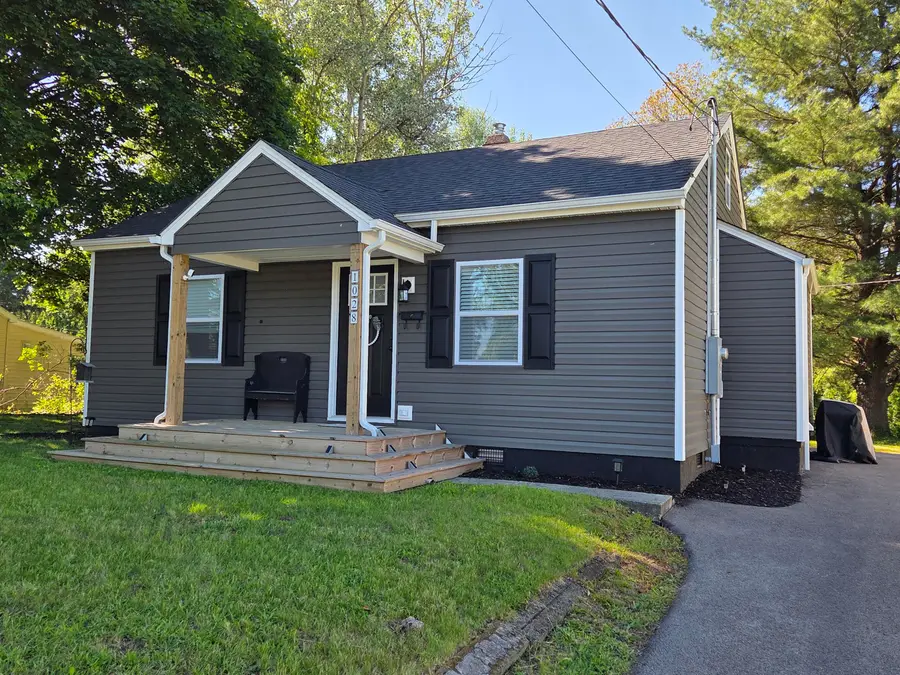 1028 Carson St, Radford, VA 24141 - #2