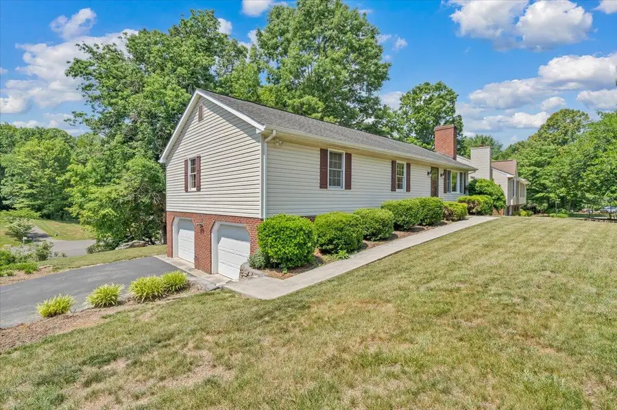 165 Fox Fire, Cloverdale, VA 24077 - #2