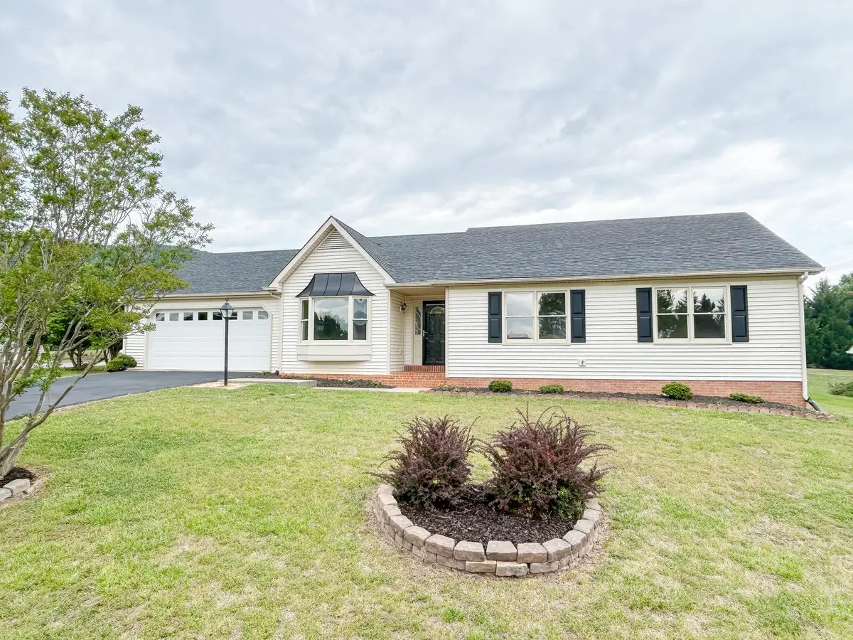 5571 Cider Mill Ct, Roanoke, VA 24012 - #1