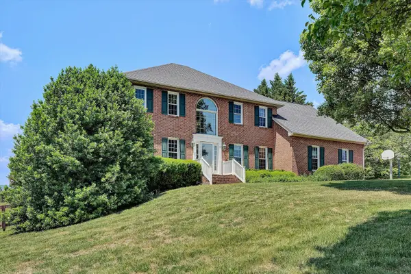 341 Sommersby Ln, Troutville, VA 24175