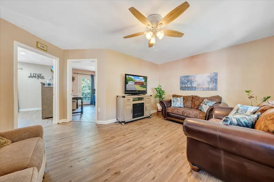 90 Berkshire Cir, Roanoke, VA 24019 - #3