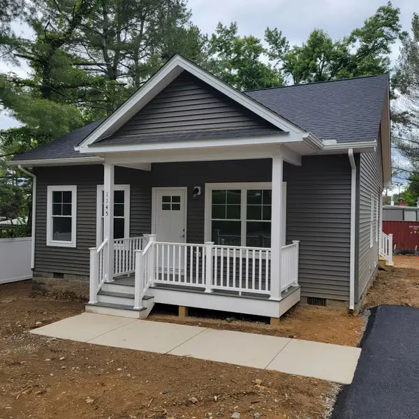 1145 Plum St Ne, Christiansburg, VA 24073