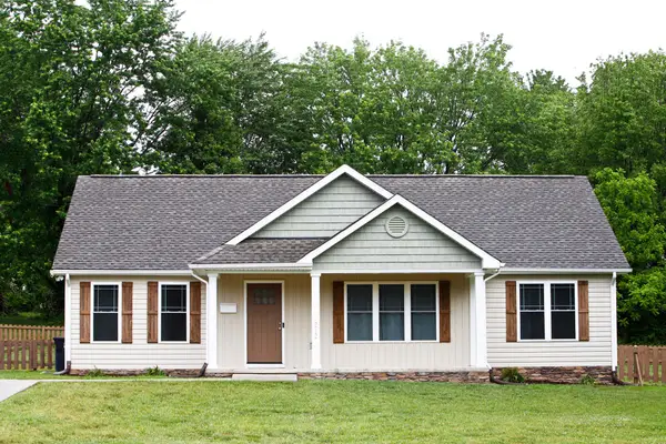 212 Princeton Cir Ne, Roanoke, VA 24012