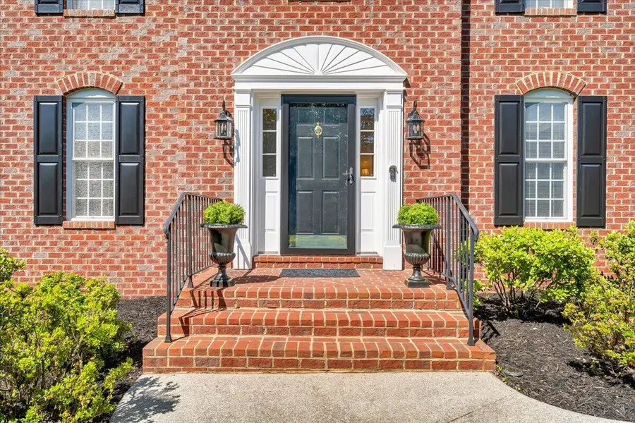 6204 Sandhurst Dr, Roanoke, VA 24018 - #3