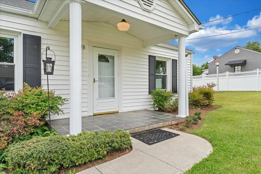 40 Upland Dr, Salem, VA 24153 - #2